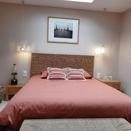 Serenity Indepedent Near To Disneyland & Paris Bed & Breakfast *